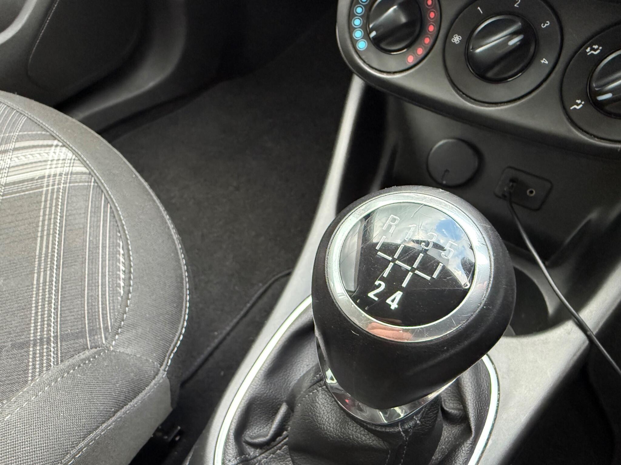 Vauxhall Corsa 1.4i ecoTEC Limited Edition Euro 6 3dr — photo 77 of 96